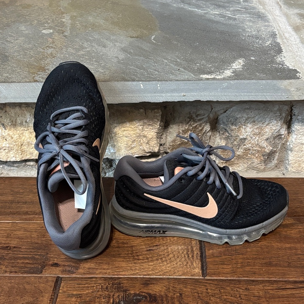 Nike Women's Black and Gold Air Max 2017 Sneakers Size 5 Womens